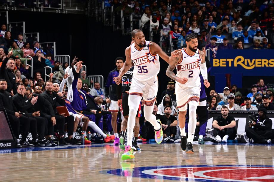 杜兰特36+7布克35分 太阳客场险胜活塞