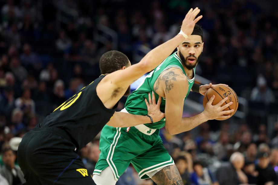 塔图姆22+9+7库里18分 凯尔特人40分狂胜勇士