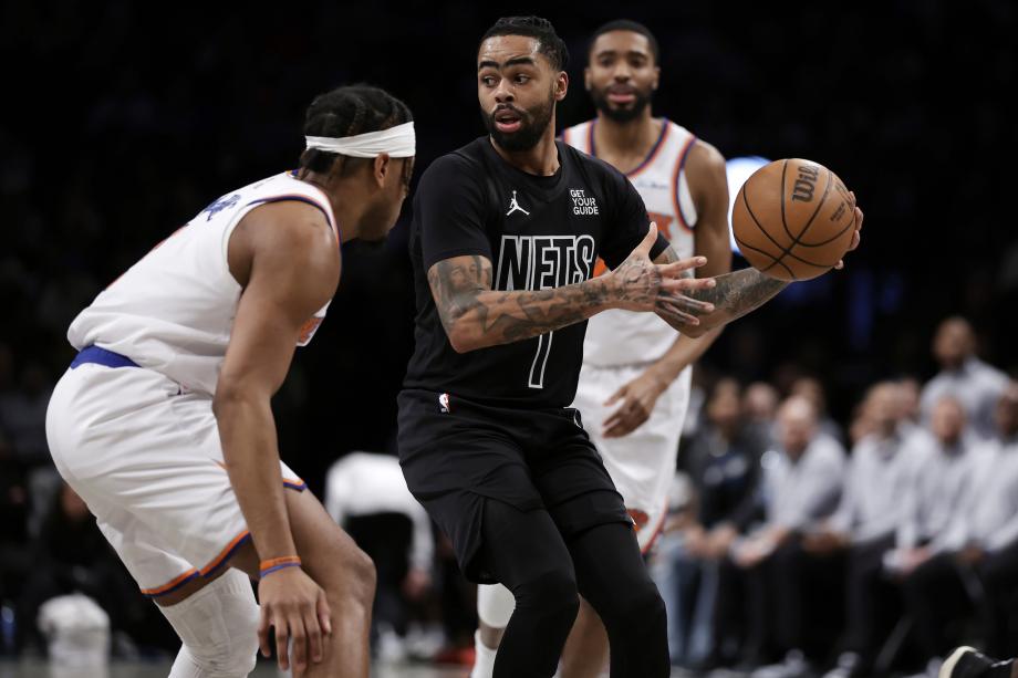 唐斯25+16拉塞尔23+10 纽约德比尼克斯险胜篮网