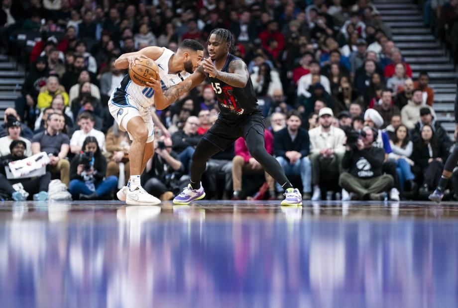 巴雷特19+8班凯罗26+12 猛龙21分逆转送魔术4连败