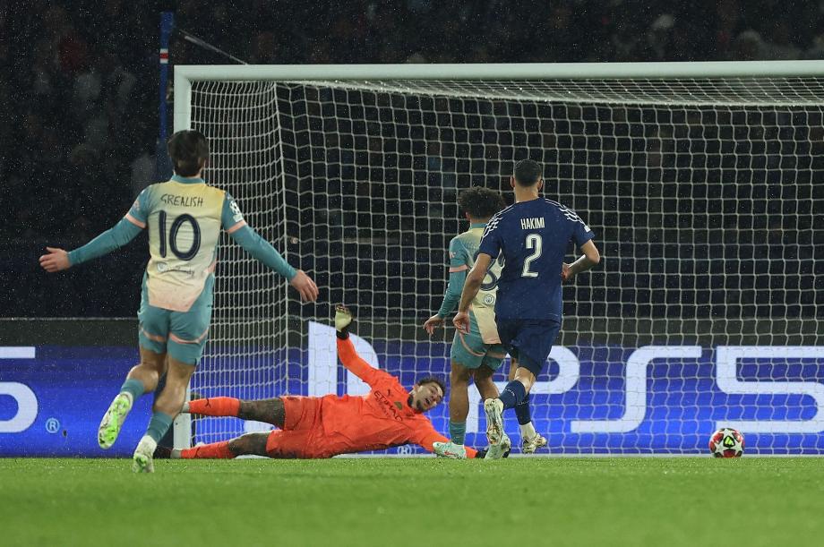 巴尔科拉4分钟传射 曼城2-4遭巴黎逆转濒临出局