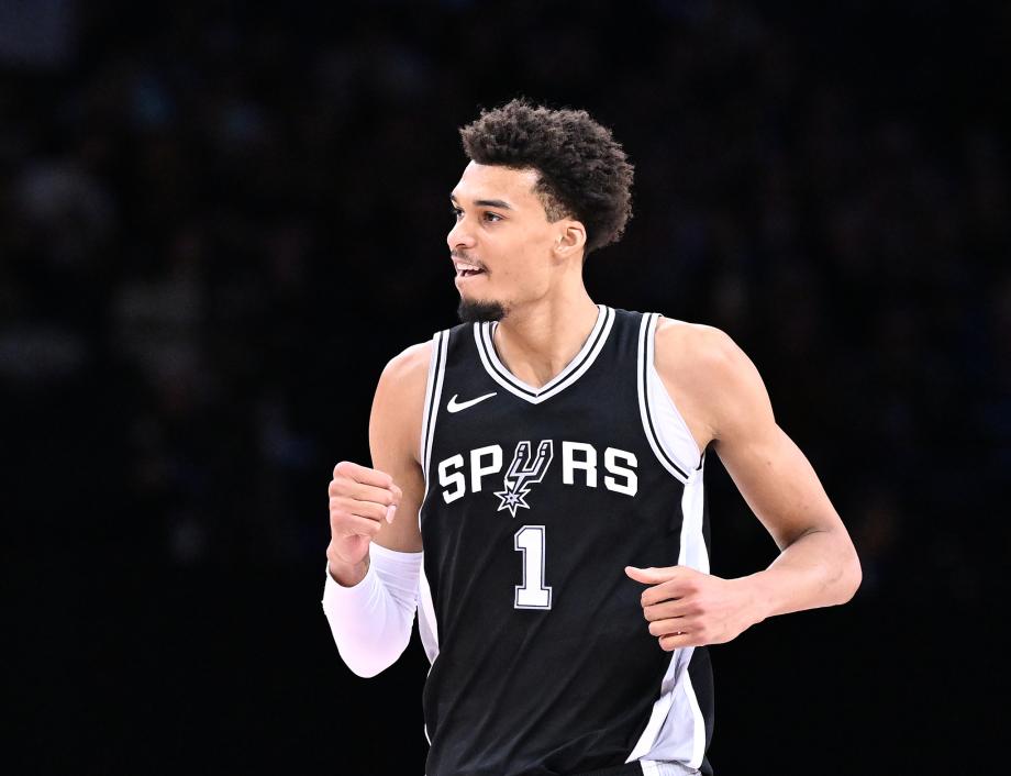 文班亚马30+11马图林24+3 马刺大胜步行者