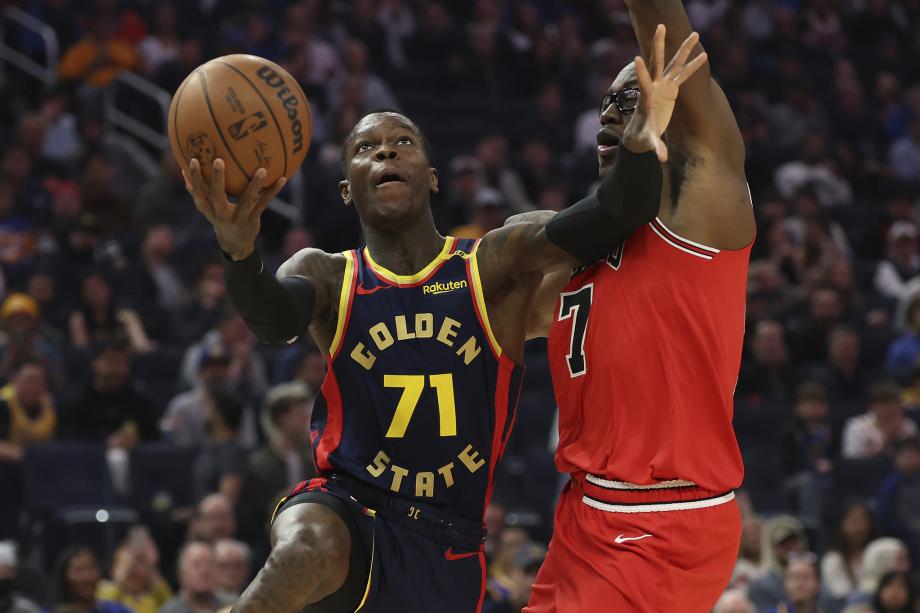 库里21+4+7 勇士131-106大胜公牛