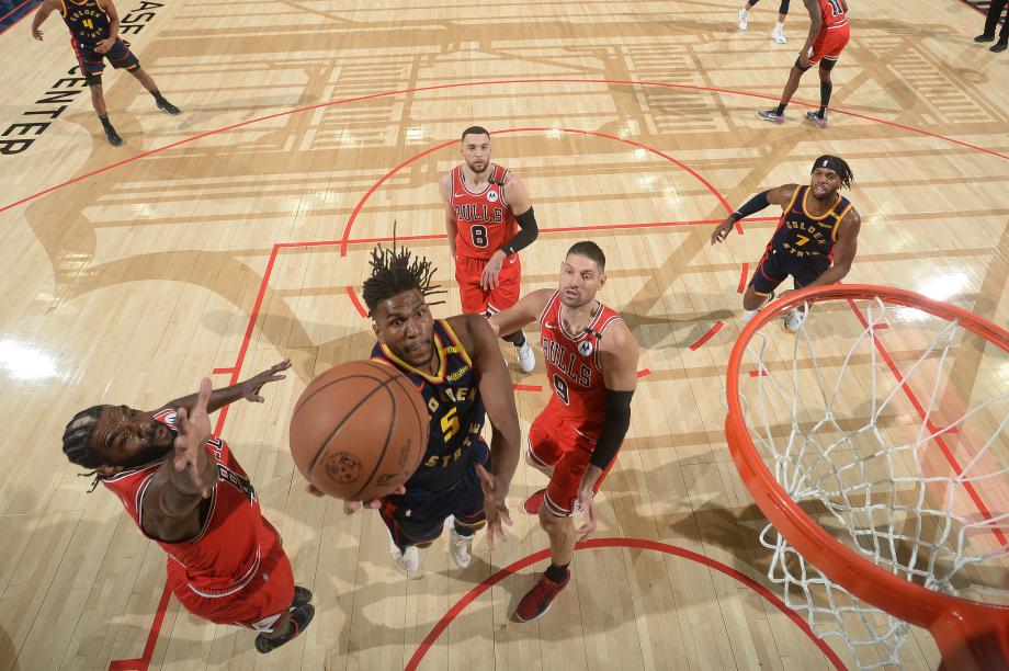 库里21+4+7 勇士131-106大胜公牛