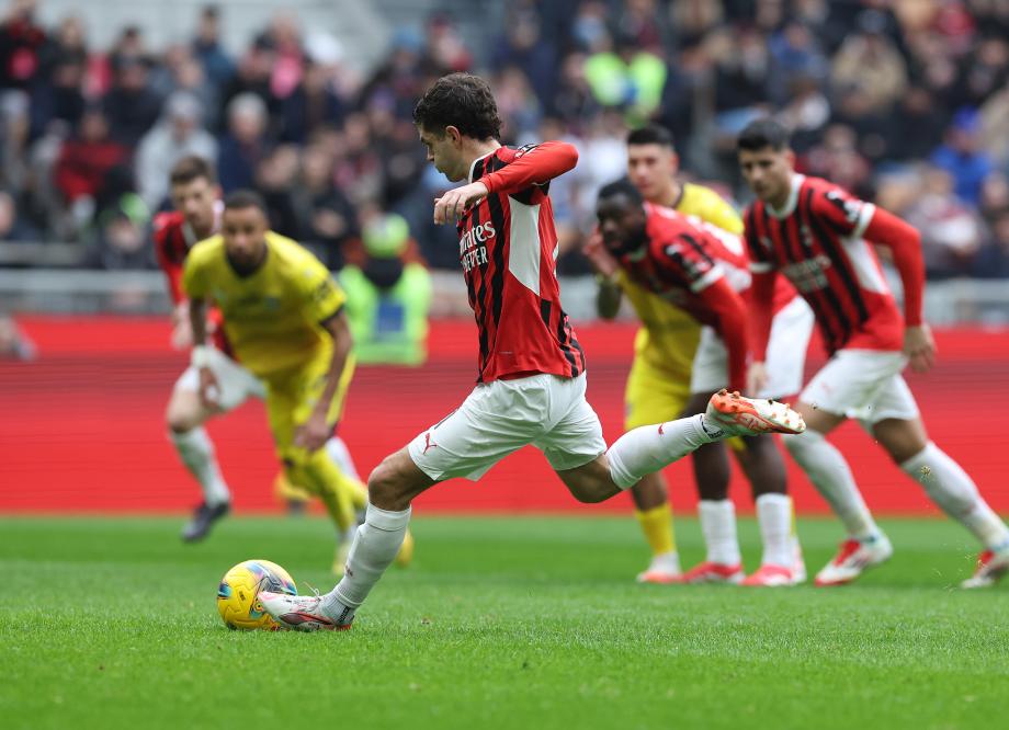 意甲-丘库埃泽补时建功 米兰3-2逆转绝杀帕尔马