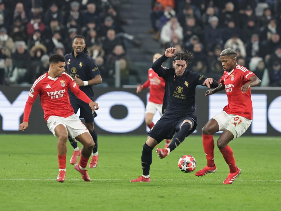 欧冠-尤文0-2本菲卡双双晋级 帕夫利季斯2场4球