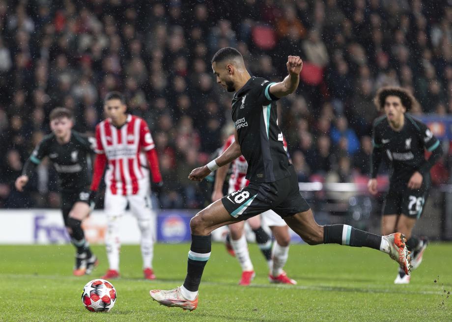 欧冠-加克波破门 10人利物浦2-3仍以头名晋级