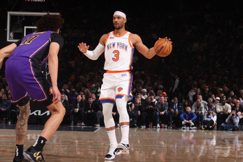 詹姆斯33+11+12哈特26+13+11 湖人胜尼克斯