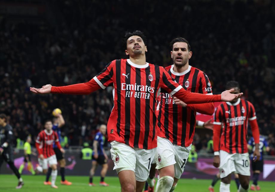 意甲-赖因德斯破门德弗里绝平 AC米兰1-1国米