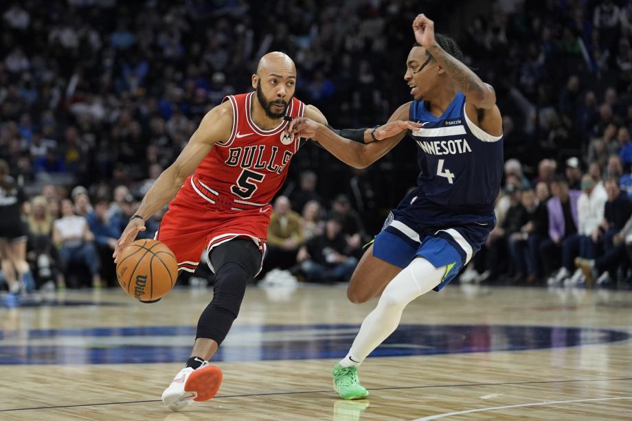 爱德华兹爆砍49分怀特20分 森林狼胜公牛