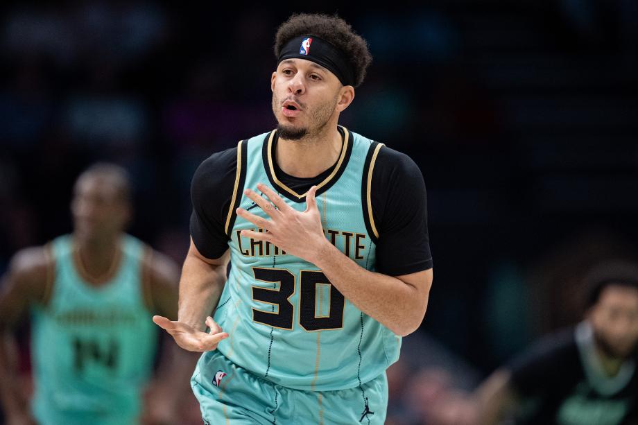 布里奇斯三分准绝杀 黄蜂117-116险胜马刺