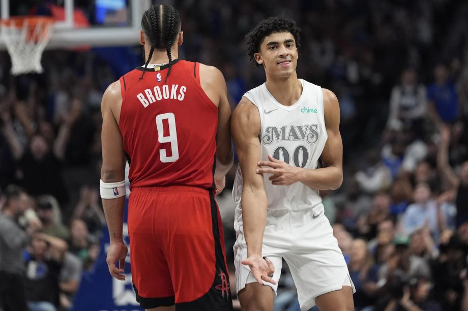 浓眉首秀26+16+7申京30+8 独行侠击败火箭