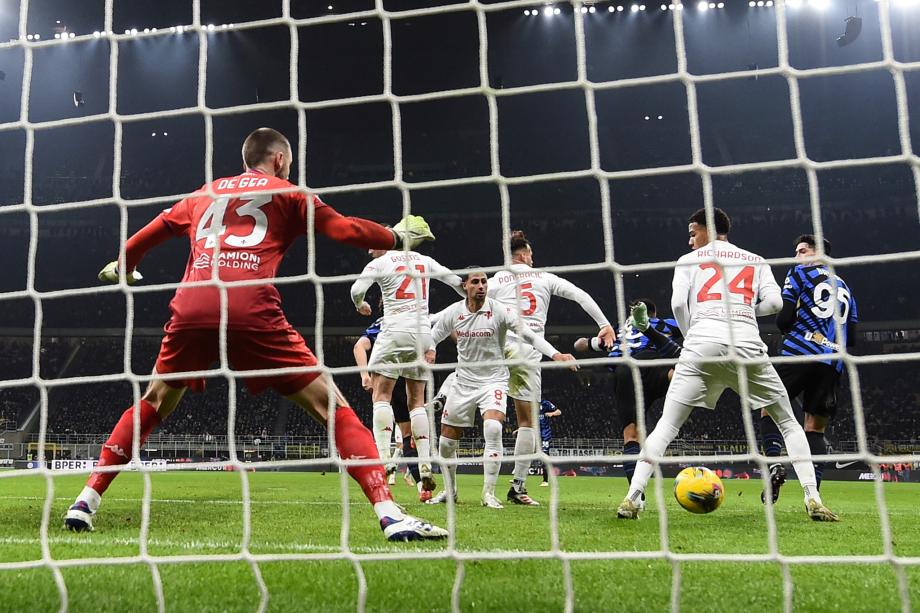 意甲-阿瑙替补制胜 国米2-1佛罗伦萨距榜首1分