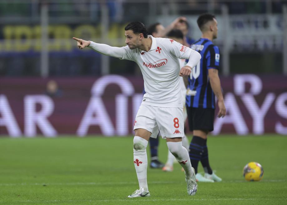 意甲-阿瑙替补制胜 国米2-1佛罗伦萨距榜首1分