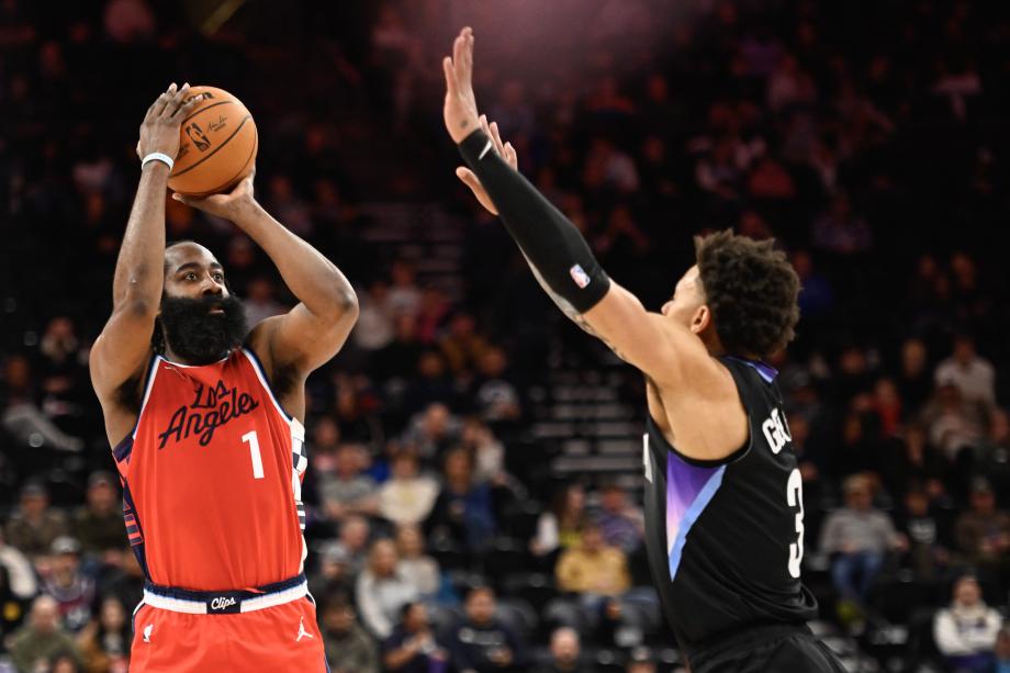 哈登32+10+7鲍威尔新高 快船加时逆转爵士