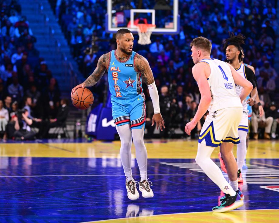 NBA全明星正赛:库里MVP 奥尼尔队夺冠