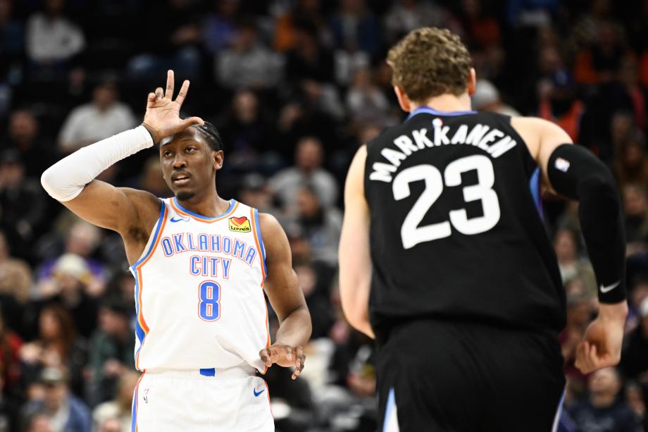 亚历山大21+8科林斯26+3 雷霆客场大胜爵士