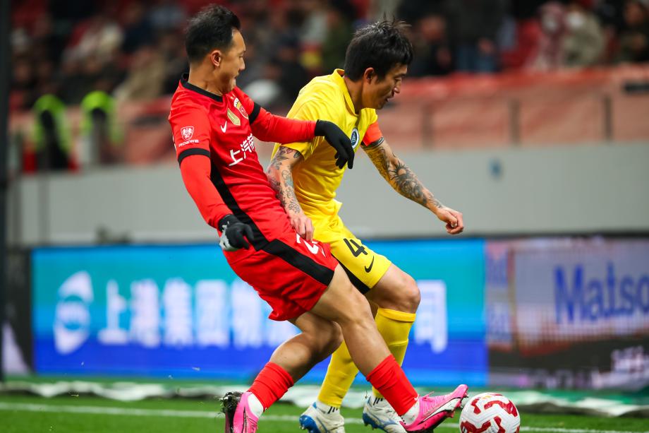 徐新妙传古斯塔沃双响 上海海港3-1深圳新鹏城