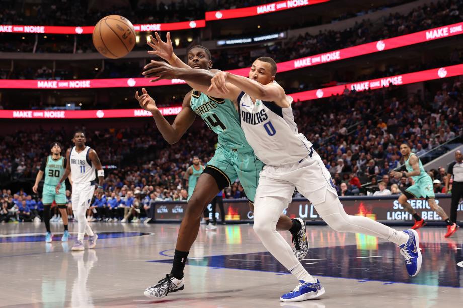 欧文25+9+5汤普森18分 独行侠送黄蜂5连败