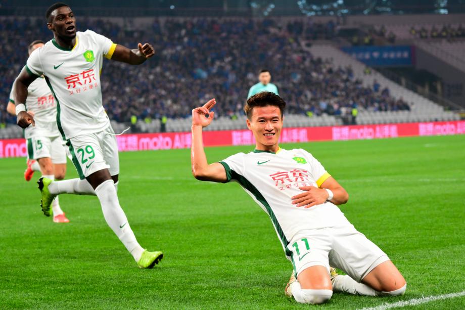 法比奥造乌龙路易斯点射 国安2-2绝平申花