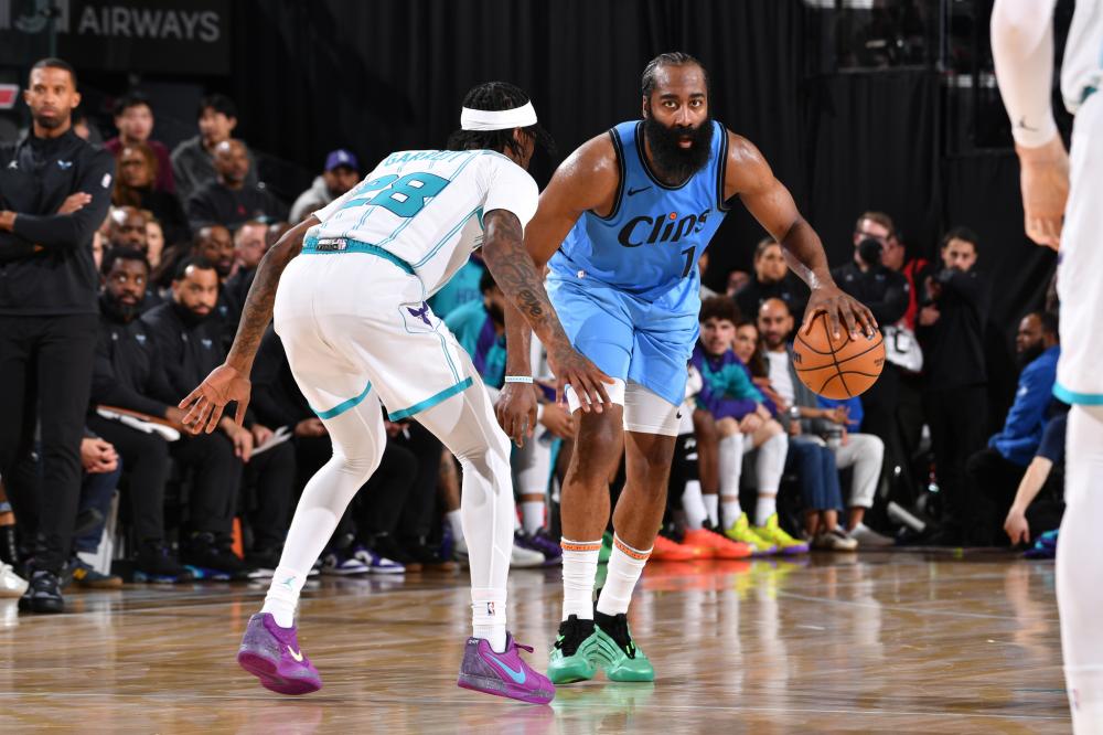 图]NBA：哈登31分10篮板7助攻黄蜂88-123快船_体育_央视网(cctv.com)