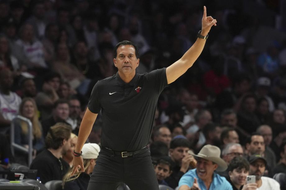 维金斯爆砍赛季新高42分 热火擒黄蜂终结10连败