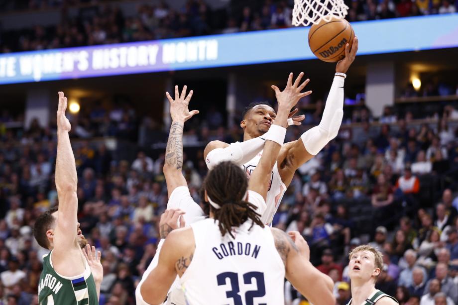 约基奇复出砍39+10+10 字母哥缺阵掘金轻取雄鹿