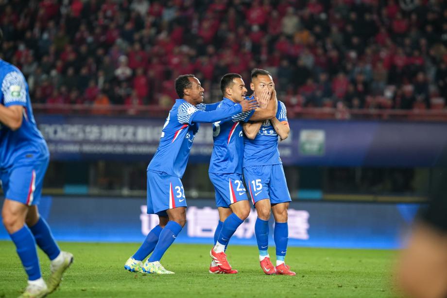 米内罗一射两传吴曦进球 申花客场击败河南