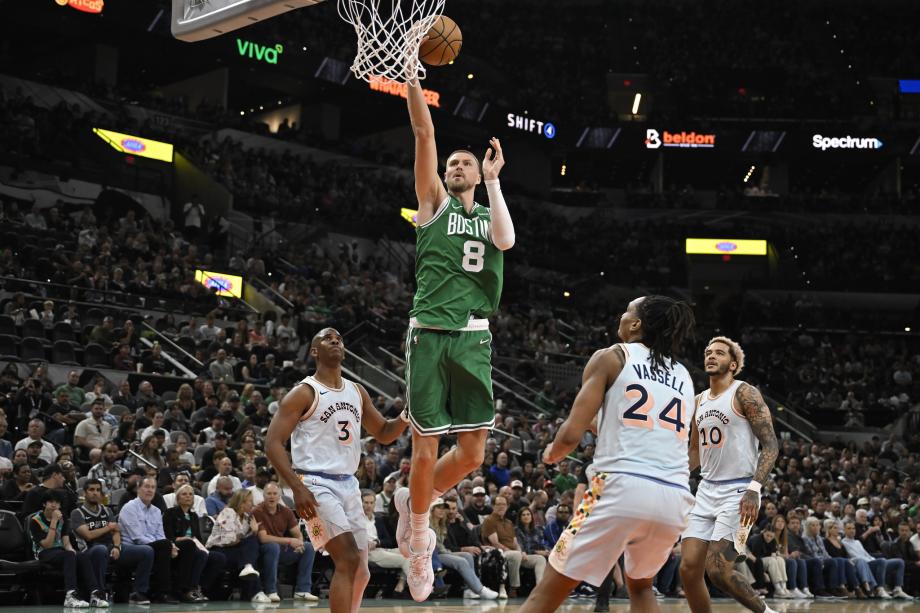 塔图姆29+10+8 凯尔特人7人上双力克马刺迎8连胜