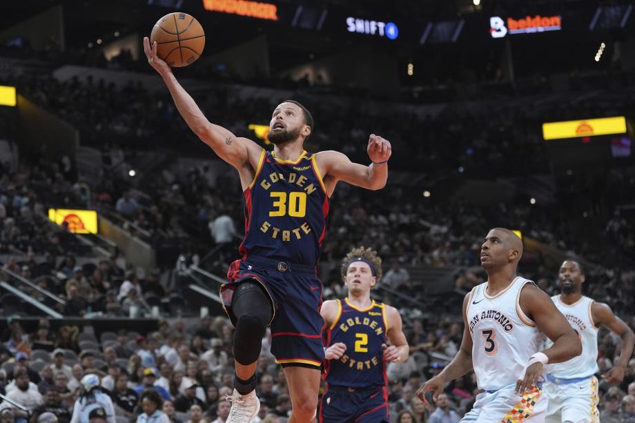 勇士6人得分上双42分狂胜马刺 排名升至西部第六