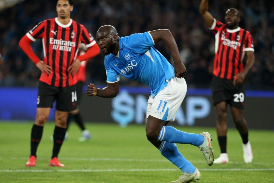 那不勒斯2-1AC米兰 希门尼斯失点约维奇破门