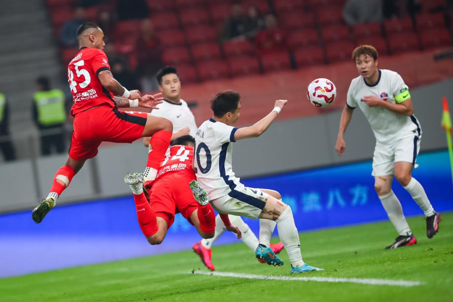 中超-李圣龙替补建功王燊超乌龙球 海港2-1梅州客家