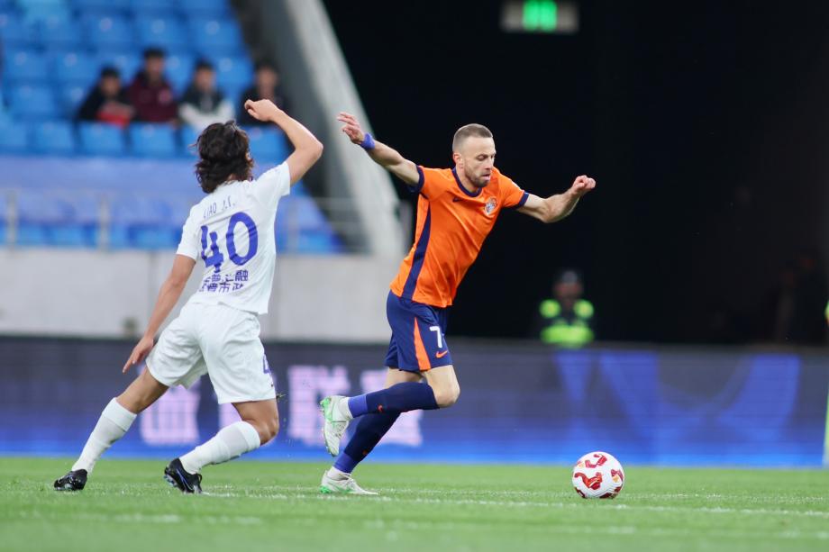 中超-吕焯毅破门马莱莱失点 大连英博1-1青岛海牛