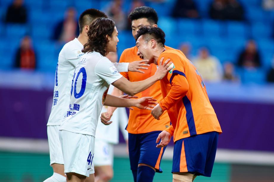 中超-吕焯毅破门马莱莱失点 大连英博1-1青岛海牛