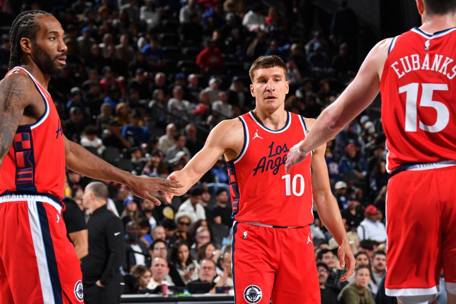 莱昂纳德20分祖巴茨两双 快船大胜独行侠三连胜