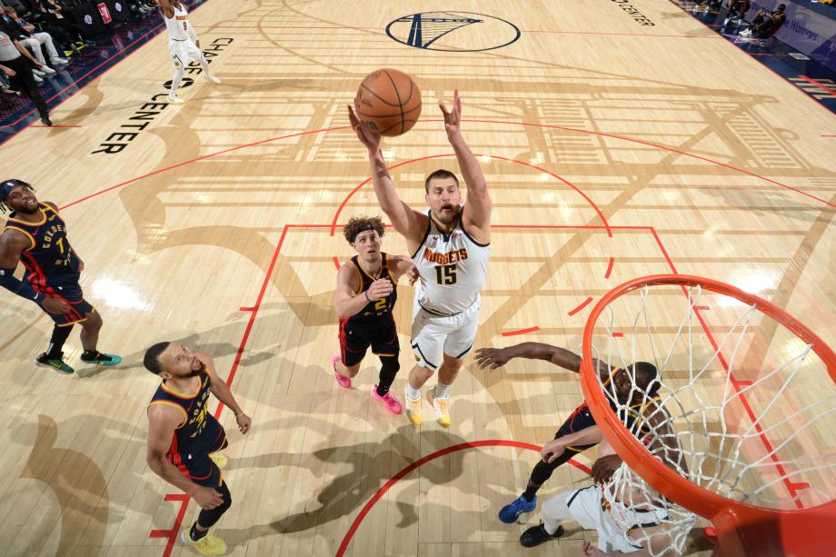 库里36+5约基奇33+12+9 勇士力擒掘金取得5连胜