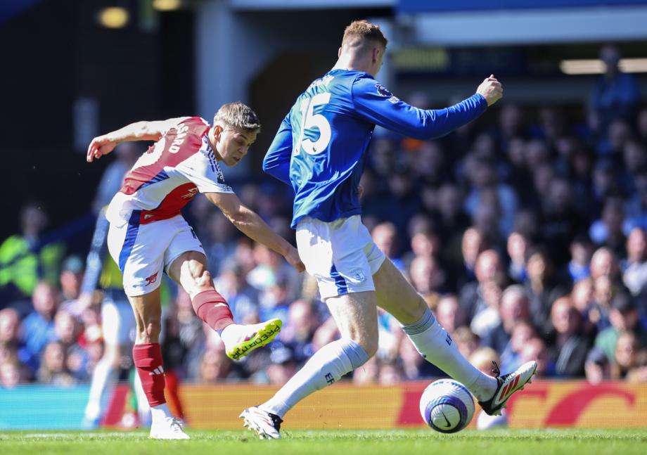 英超-特罗萨德破门 阿森纳1-1埃弗顿距榜首11分