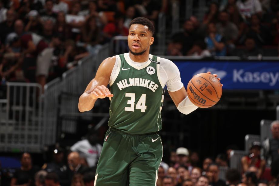 字母哥36+15+10大三双 雄鹿加时险胜热火三连胜