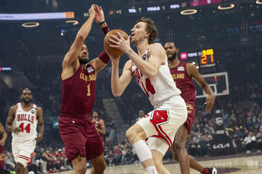 加兰28+5莫布利21分 骑士胜公牛锁定东部第一