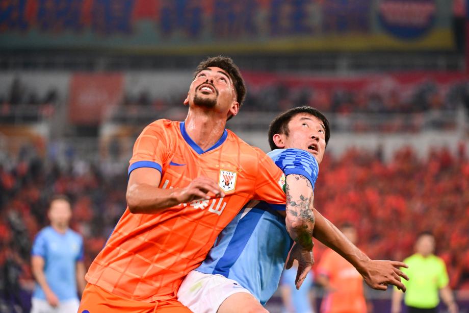 李源一破门三外援传射 泰山4-0大胜新鹏城