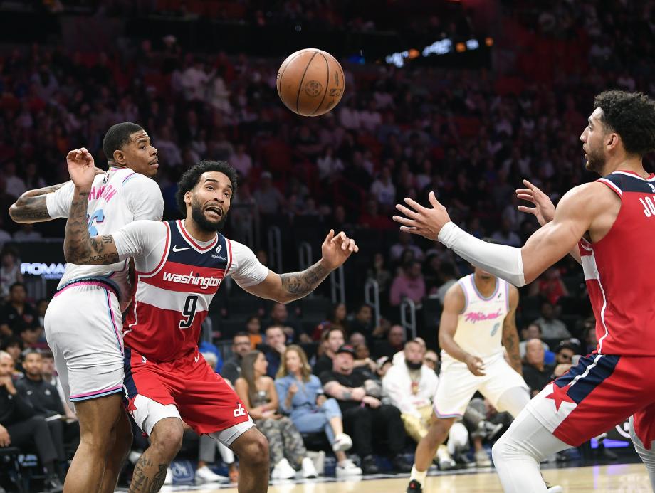 卡林顿压哨绝杀 奇才客场险胜热火