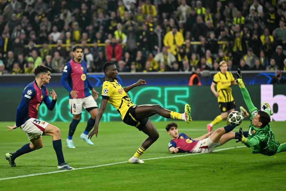 欧冠-吉拉西戴帽 巴萨1-3总比分5-3多特晋级4强