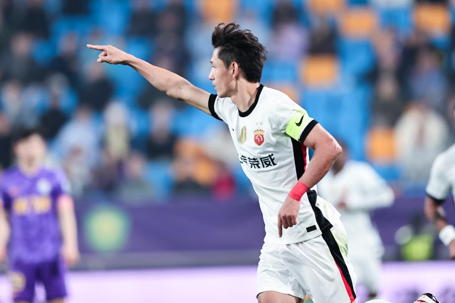 中超-莱昂纳多传射 上海海港4-1送津门虎赛季首败