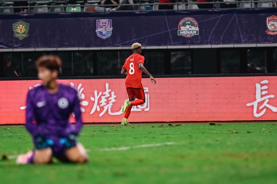 恩戈姆建功刘云进球 梅州客家胜深圳新鹏城