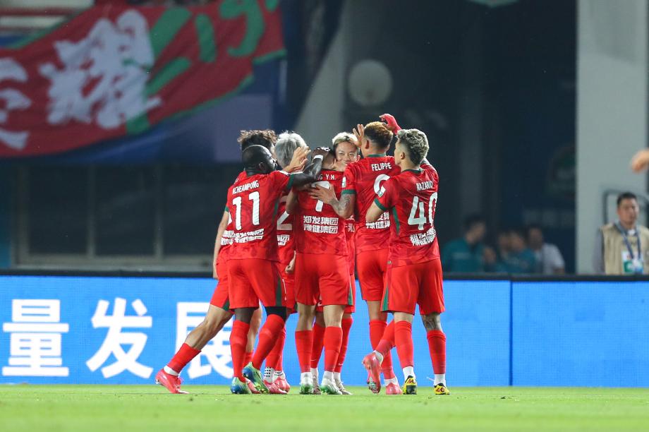 钟义浩进球阿奇姆彭破门 河南击败青岛海牛