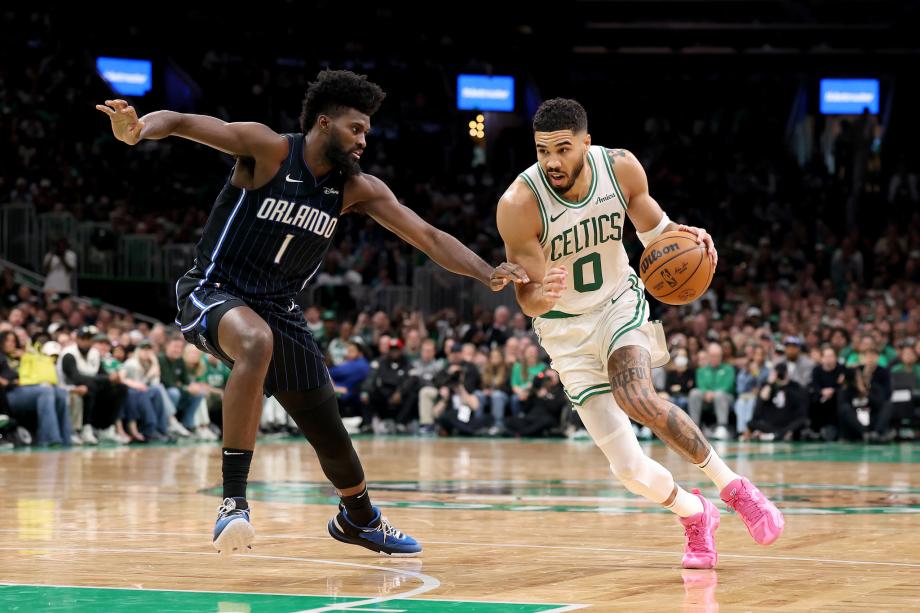 怀特30分班凯罗空砍36+11 绿军轻取魔术