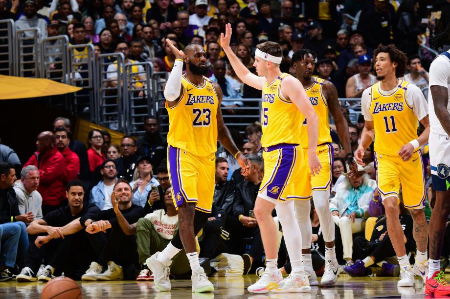 东契奇31+12+9詹姆斯21+11 湖人力擒森林狼