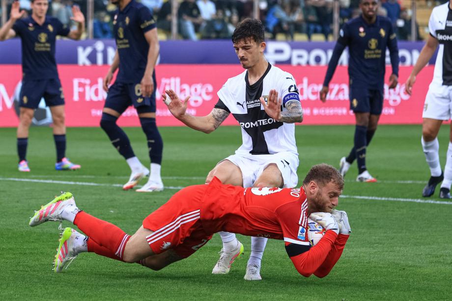 弗拉霍维奇伤退 尤文爆冷0-1不敌帕尔马