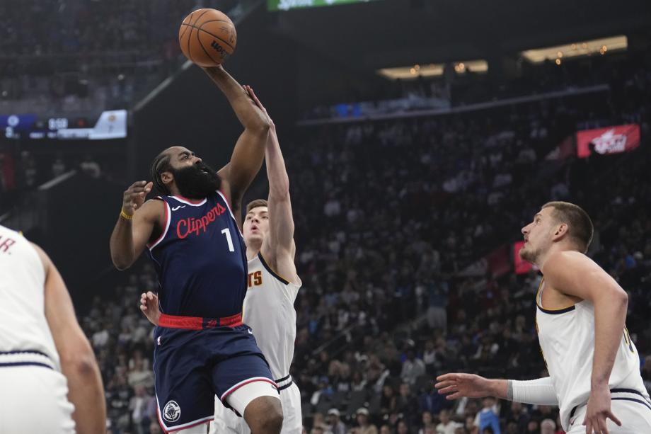 快船117-83大胜掘金 莱昂纳德21分、哈登20分