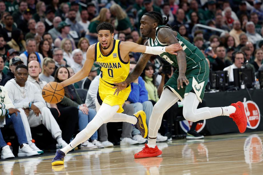 字母哥轰37+12 雄鹿逆转步行者总比分扳成1-2